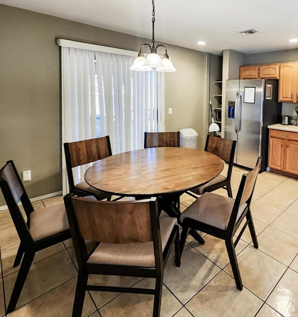 Near KINO, 4 BR 2 BA, Fenced, Outdoor Patio House in Tucson