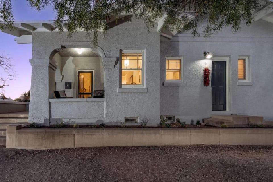 3 Blocks from U of A - Near 4th Ave - 1 BR 1 BA House in Tucson