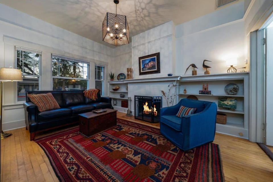 3 Blocks from U of A - Near 4th Ave - 1 BR 1 BA House in Tucson