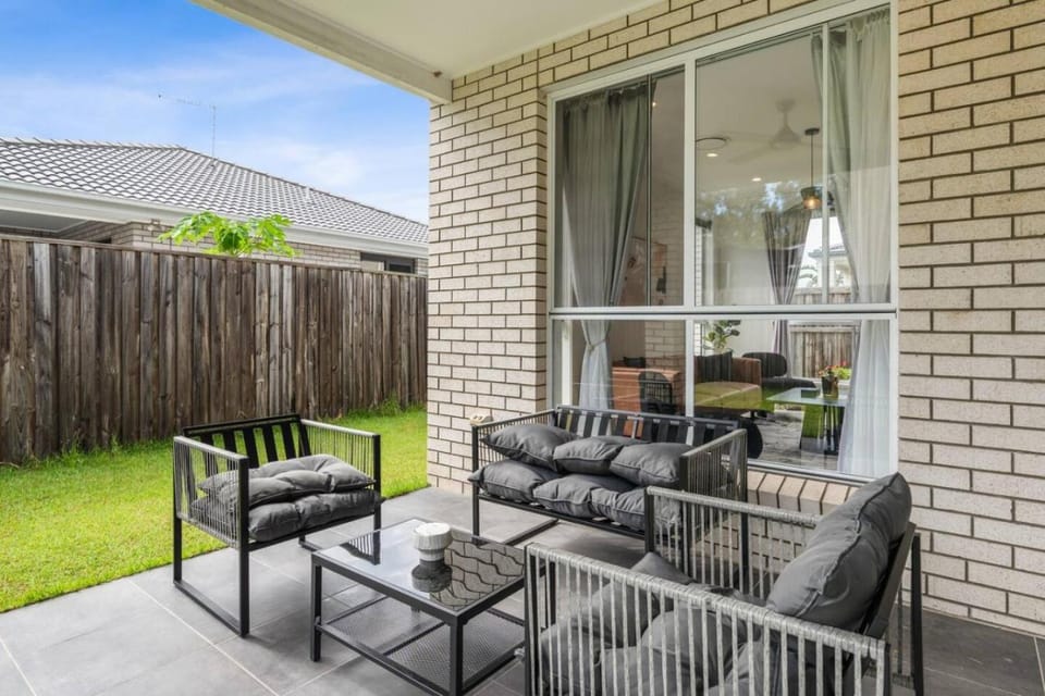 Modern Family Home in Peaceful Pallara 4BR Comfort House in Brisbane