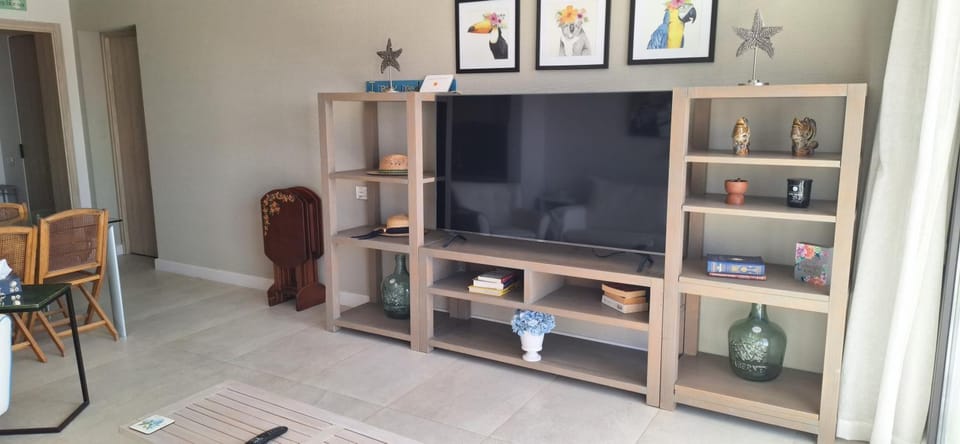 TV and multimedia, Balcony/Terrace, Kitchen or kitchenette, Dining area, Bedroom, internet