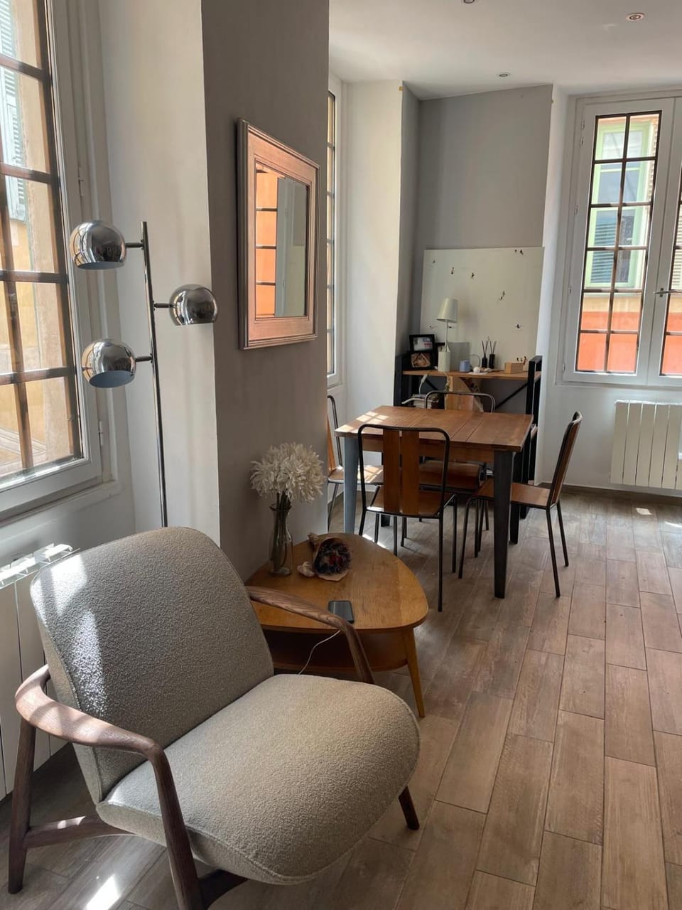 Authentic Nice Old Town, separate bedroom, AC Apartment in Nice