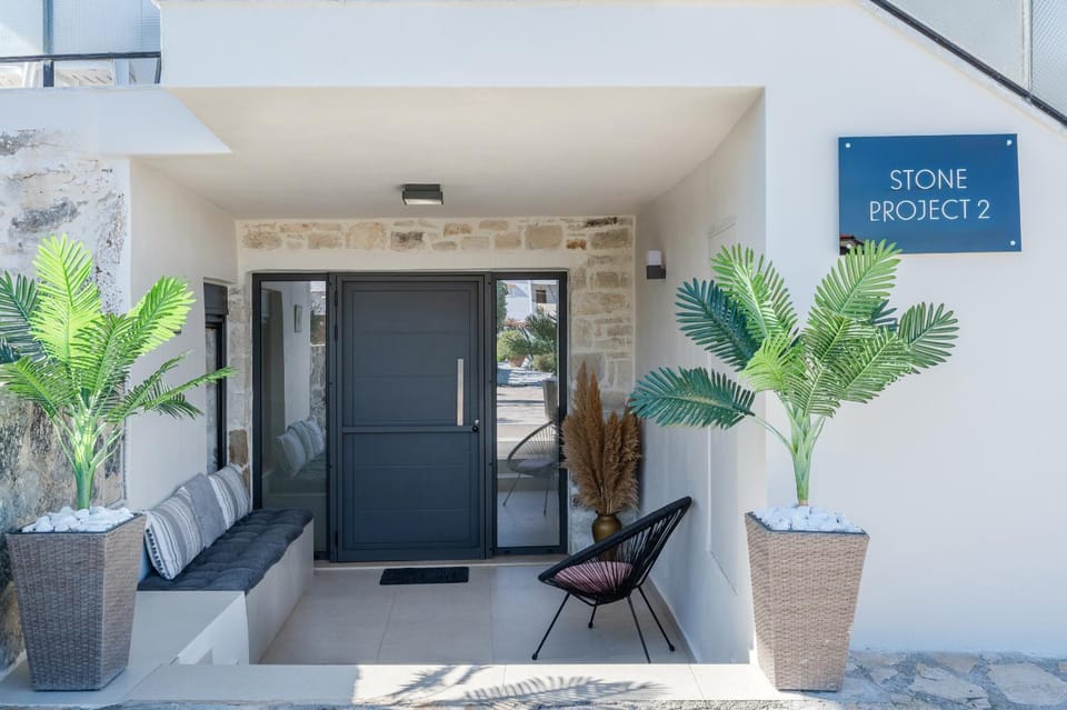 Property building, Balcony/Terrace