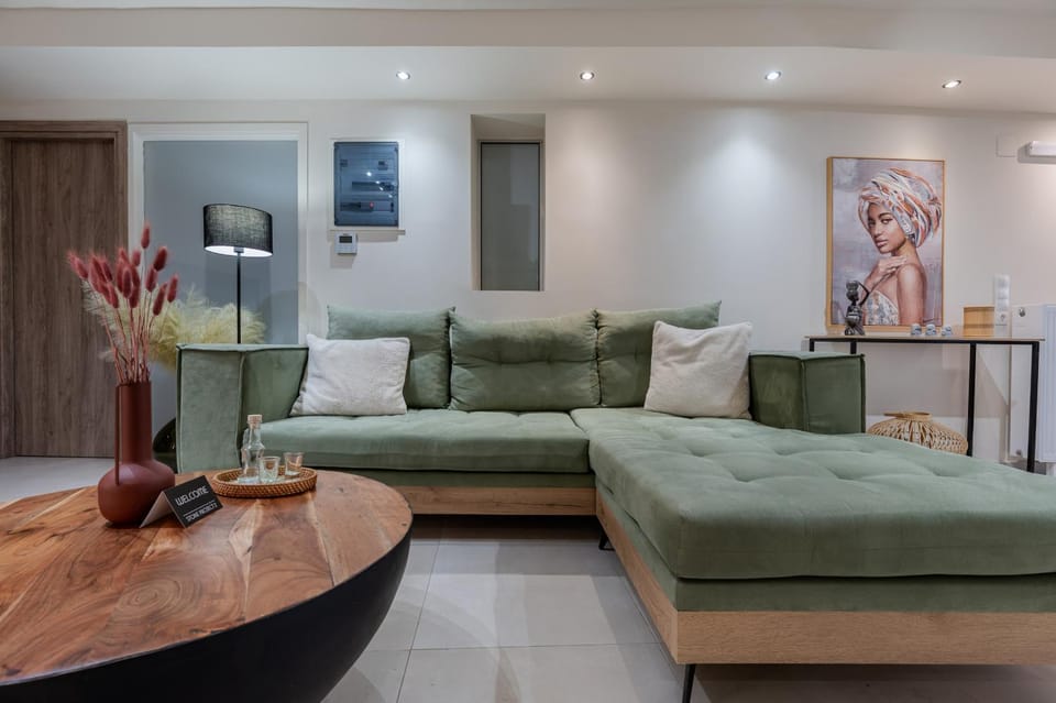 Living room, Seating area