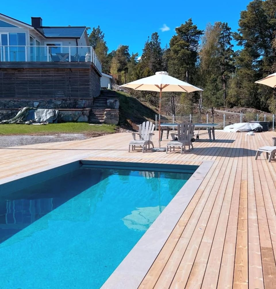 Villa Colline - Panoramic Seaview, Pool & Sauna Villa in Stockholm County