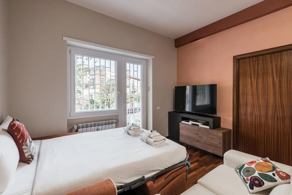 Communal lounge/ TV room, Bed, TV and multimedia, towels