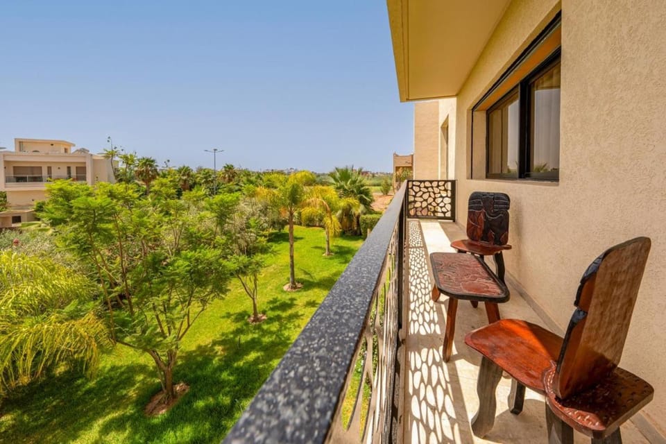 Golf Resort 4BR Villa Heated Pool Free Pickup Villa in Marrakesh