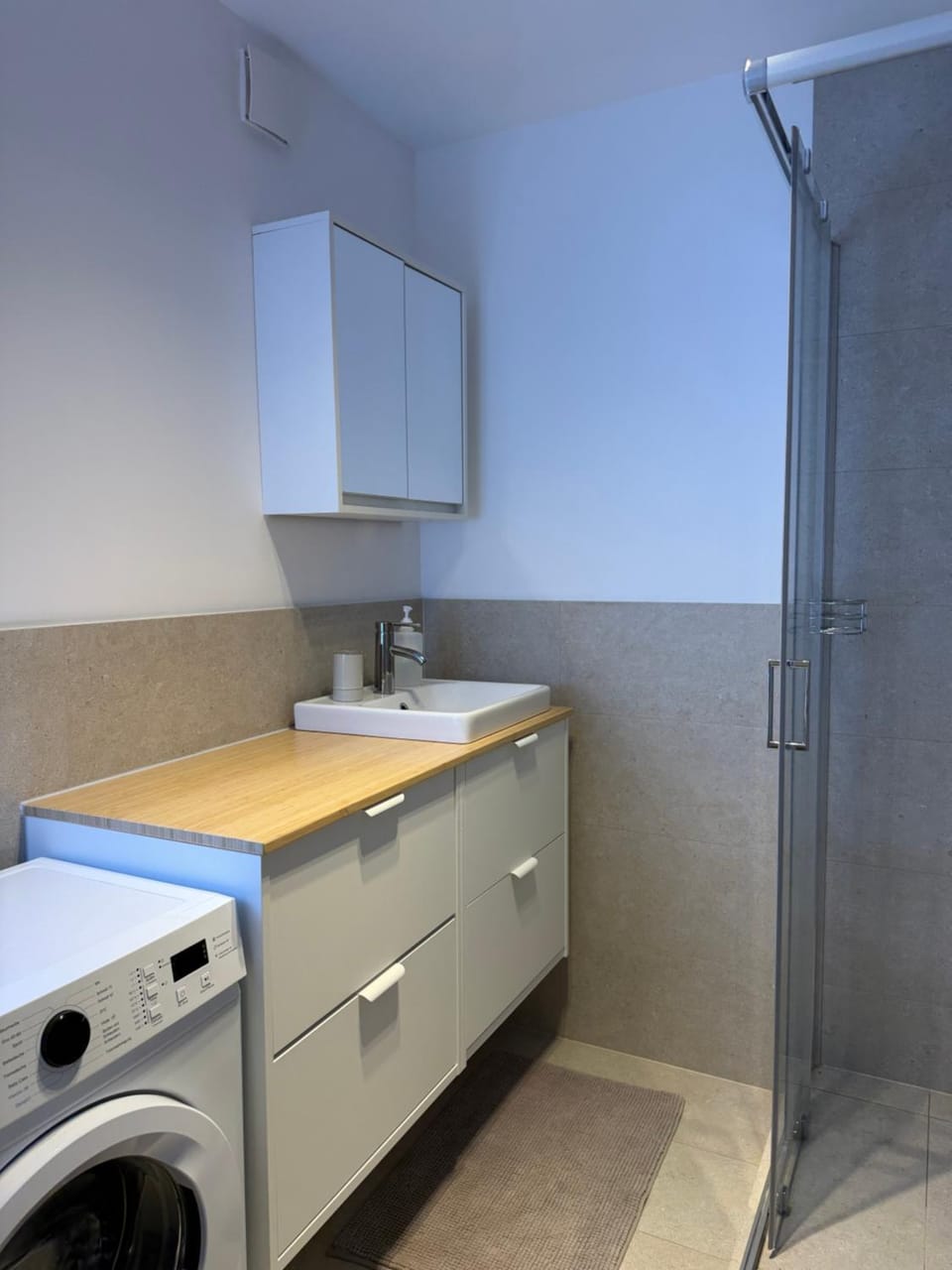 Shower, Bathroom, washing machine