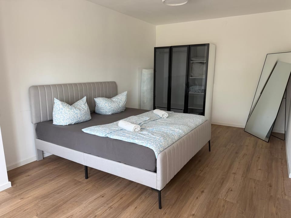 Bed, Bedroom, wardrobe
