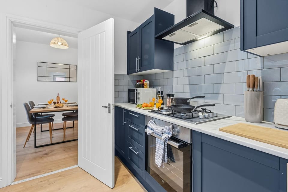 Kitchen or kitchenette, Dining area, oven, stove, toaster