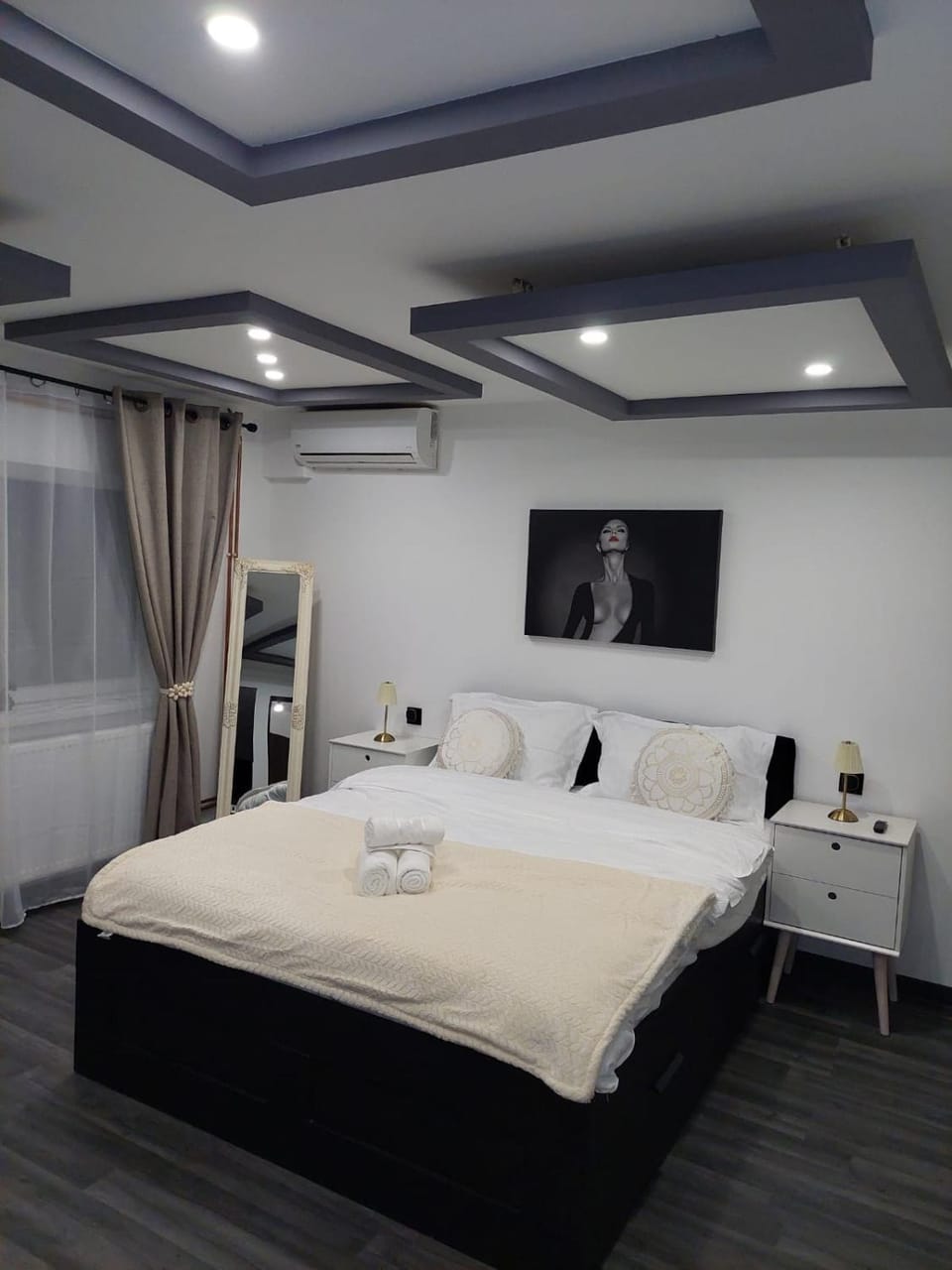 Bed, TV and multimedia, Bedroom, air conditioner