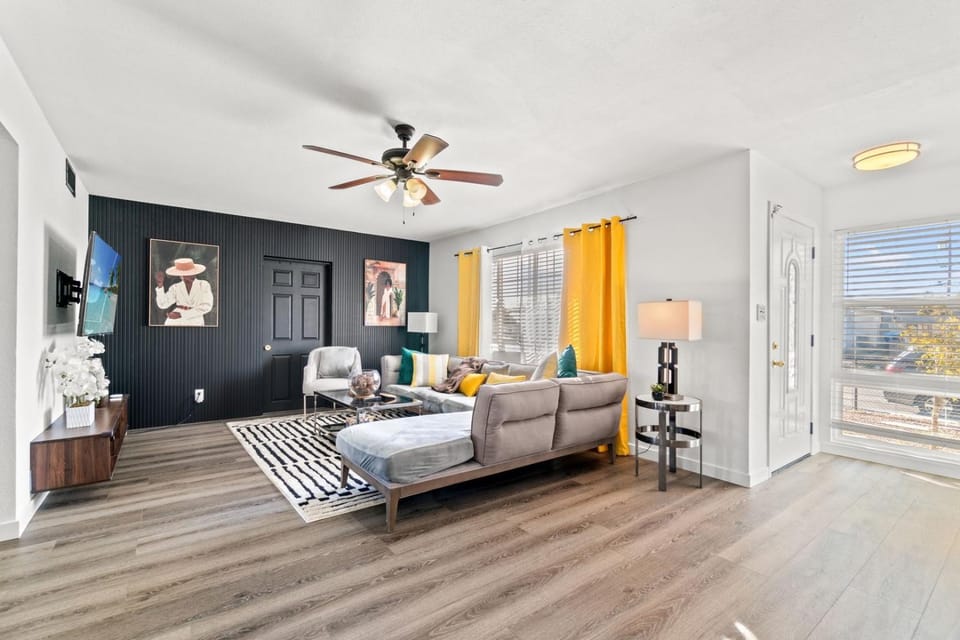 Pool & Fire Pits • Pet Friendly • 2 BR Home House in Las Vegas
