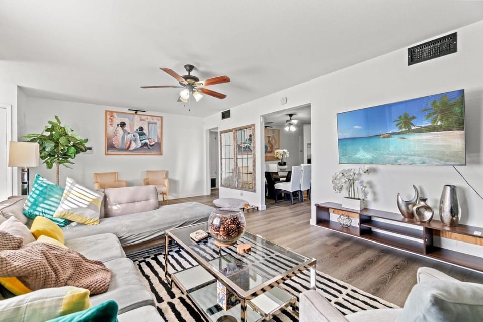 Pool & Fire Pits • Pet Friendly • 2 BR Home House in Las Vegas