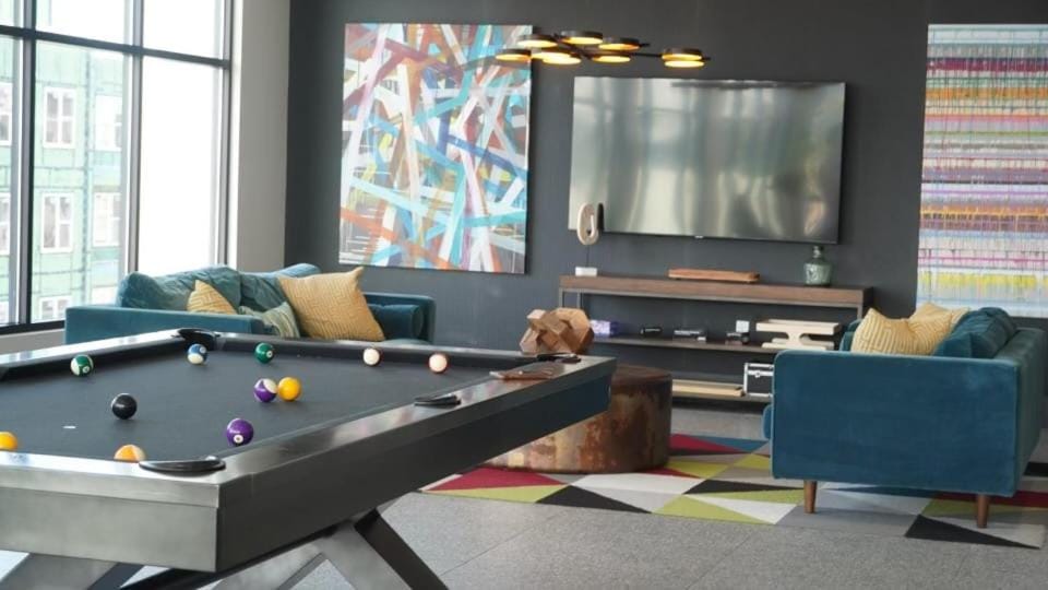 Gorgeous High-Rise On The River Apartment in Clarksville