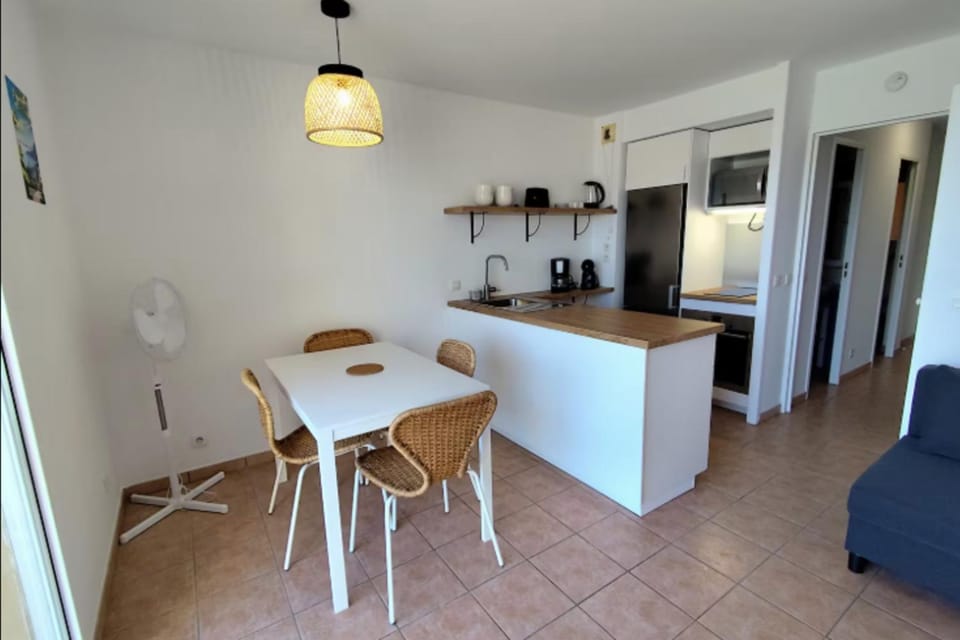 Bright apartment with sea view and pool Apartment in Sainte-Maxime
