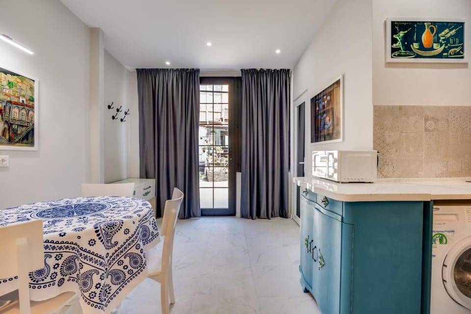 Avla-Dideba Apartment in Tbilisi, Georgia