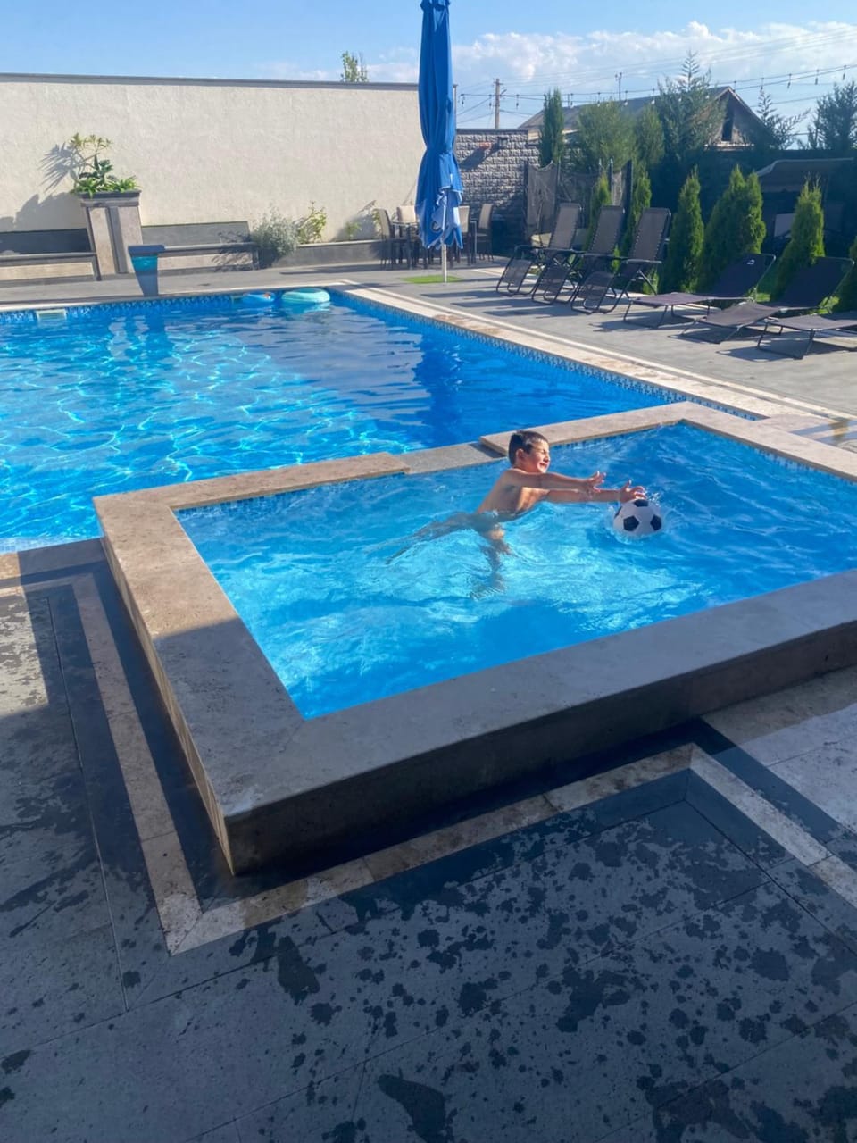 Swimming pool