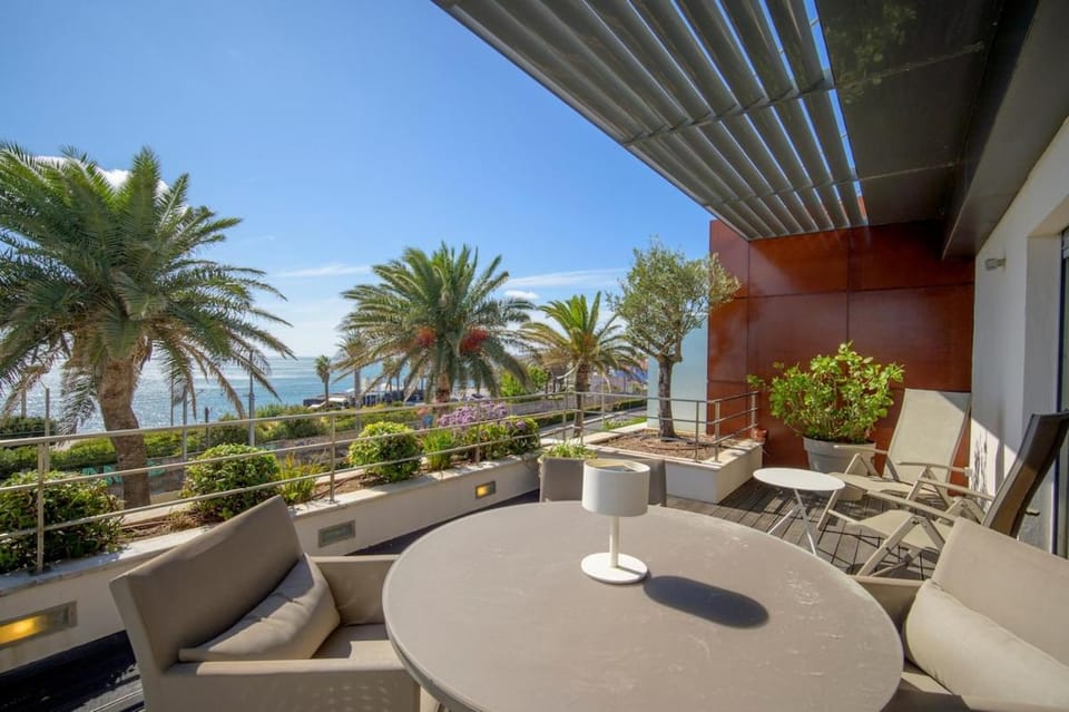 Bafureira 22 Rooftop Apartment in Lisbon District