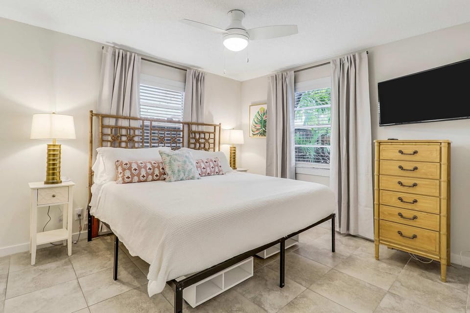 Cottage 1 on Penn - With Pool Apartment in West Palm Beach