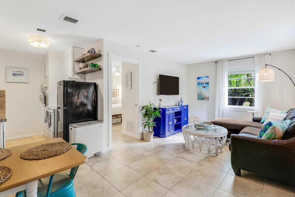 Cottage 1 on Penn - With Pool Apartment in West Palm Beach