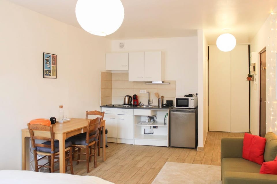 Bright studio in Pantin perfect for couples Apartment in Pantin