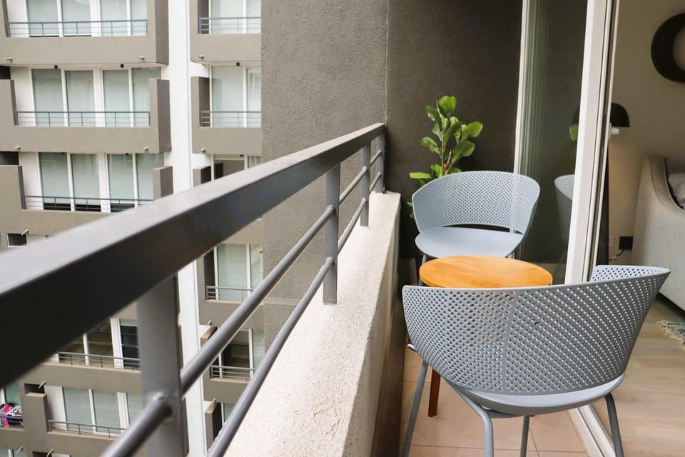 HOM I Wifi Parking SmarTv CentroVida Metro Almagro Apartment in Santiago