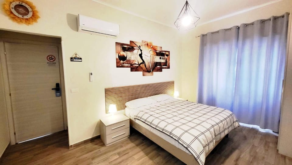 Bed, Photo of the whole room, Bedroom, wardrobe, air conditioner