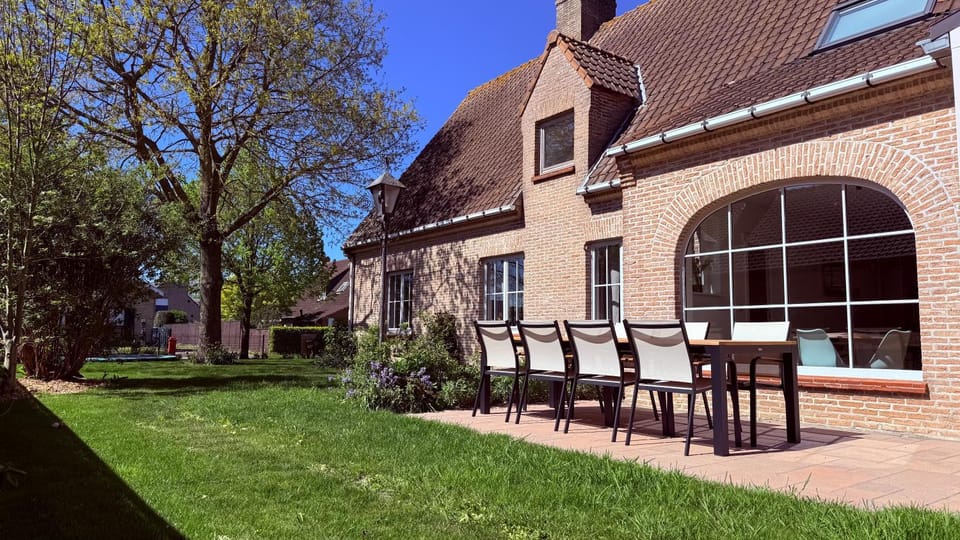 Villa Oni met grote speelruimte House in Koksijde