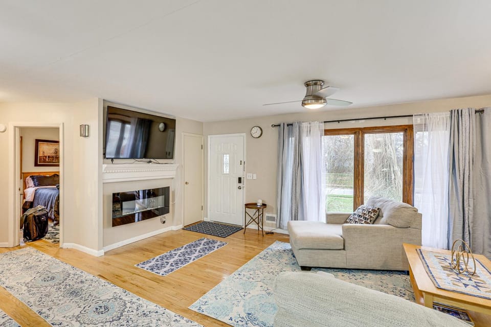 6 Mi to Dtwn: Cozy Omaha Apt w/ Private Yard! Apartment in Omaha