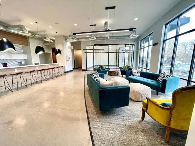 Gorgeous High-Rise On The River Apartment in Clarksville
