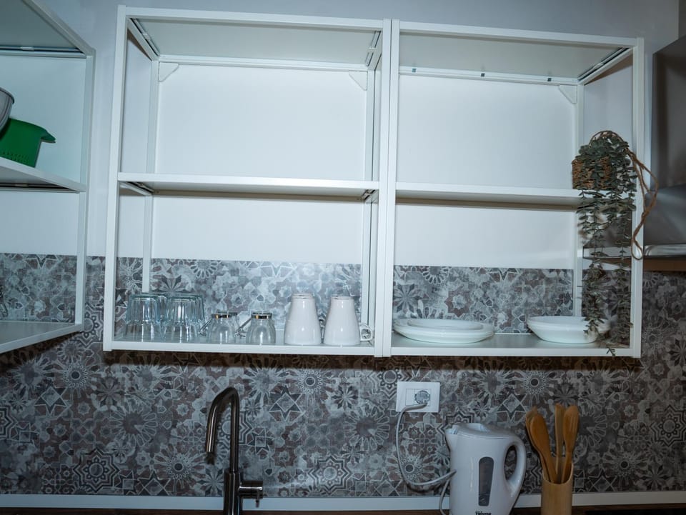 Kitchen or kitchenette, kitchen