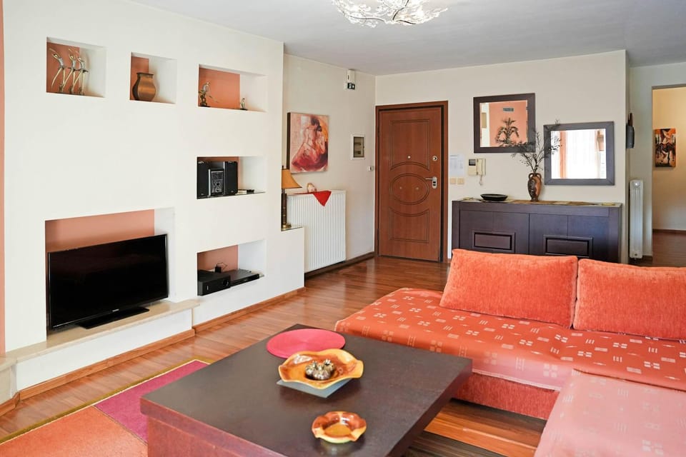 TV and multimedia, Living room, Seating area