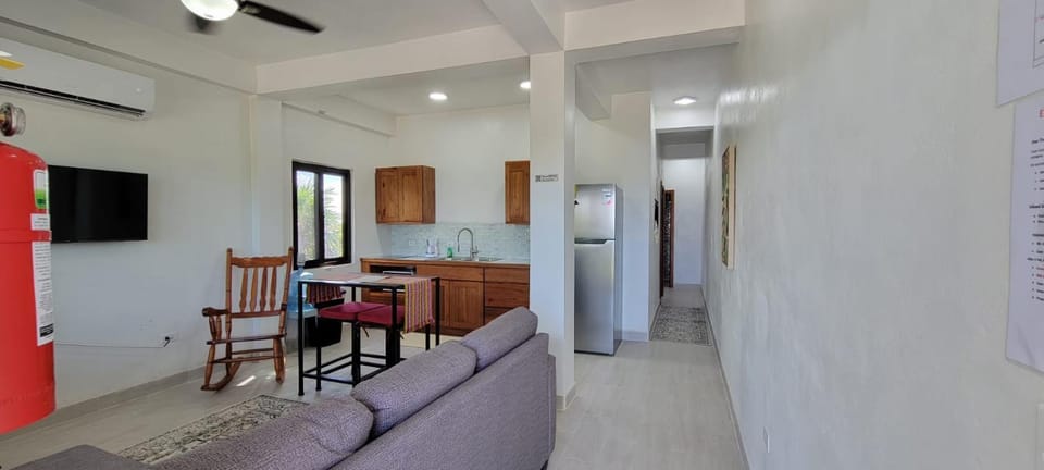 Lickety Split 2 - Northside, Oceanview Retreat Apartment in Belize District