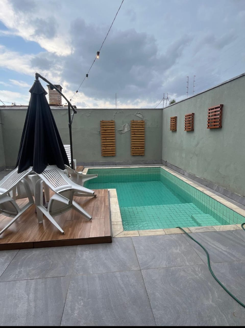 Casa com piscina a uma quadra da praia House in Bertioga