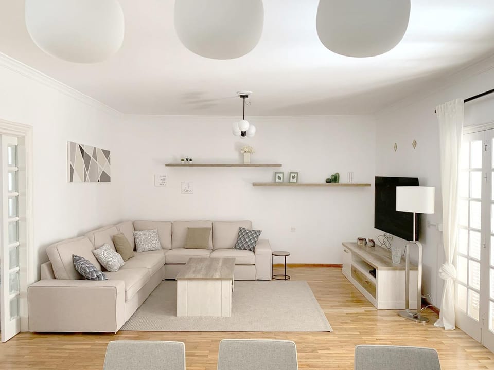 TV and multimedia, Living room, Seating area