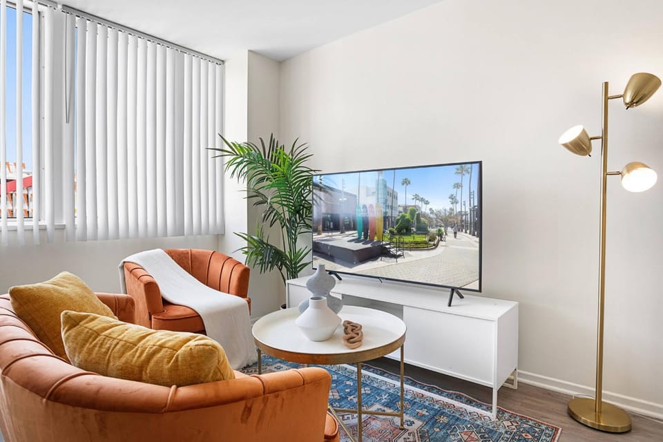 Living room, Decorative detail, Seating area