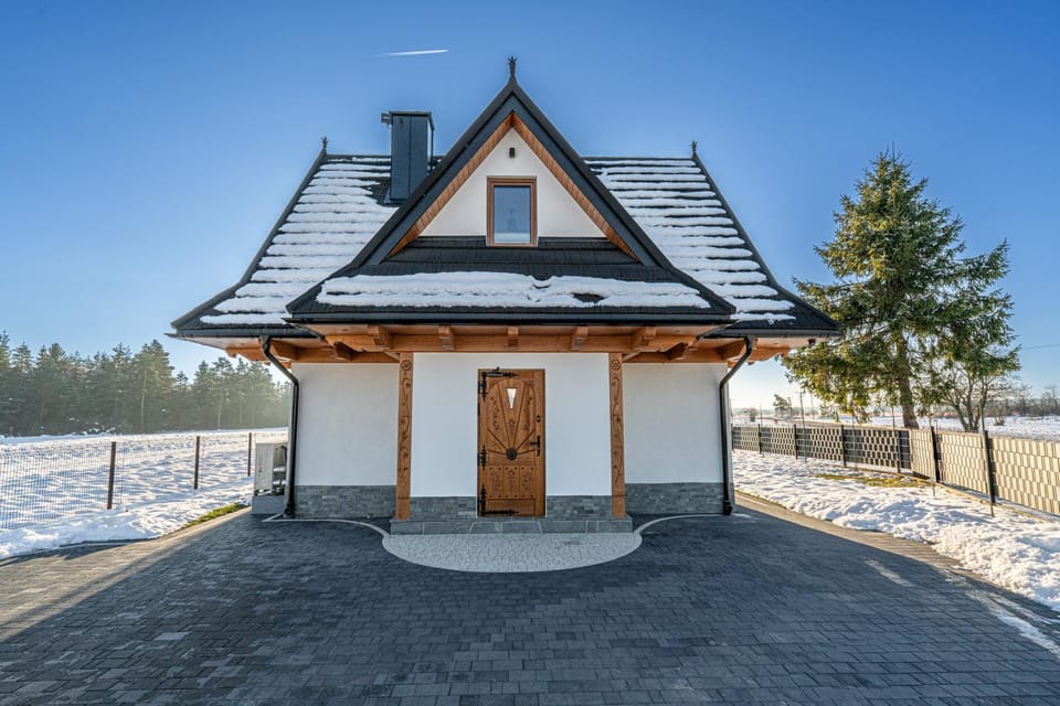 Property building, Day, Winter