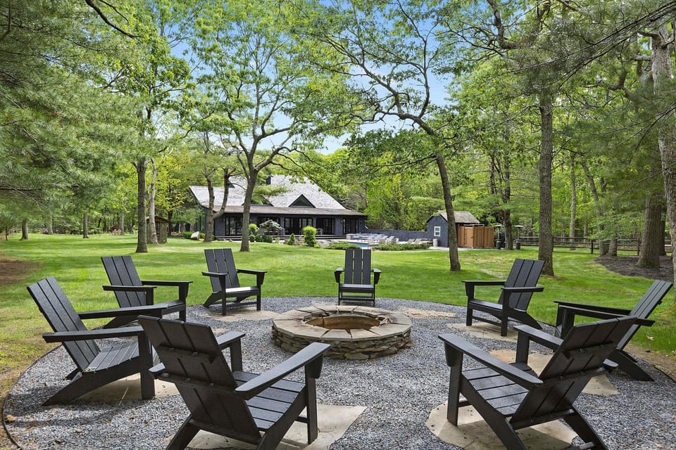 Wainscott Woods by Rove Travel - Luxe Estate with Pool House in Wainscott