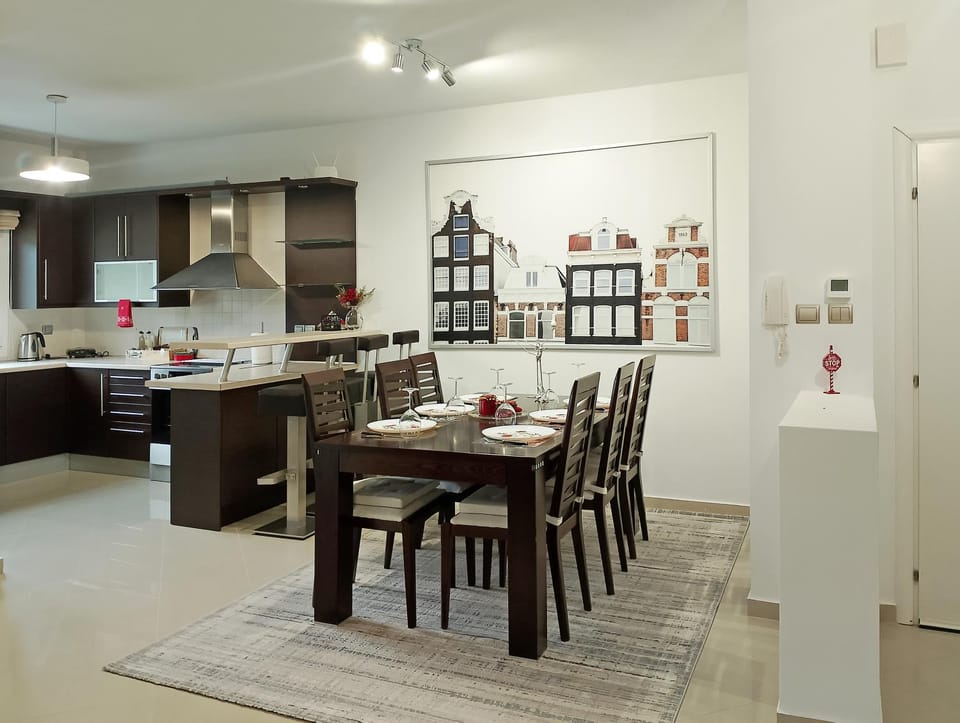 Kitchen or kitchenette, Lounge or bar, Dining area