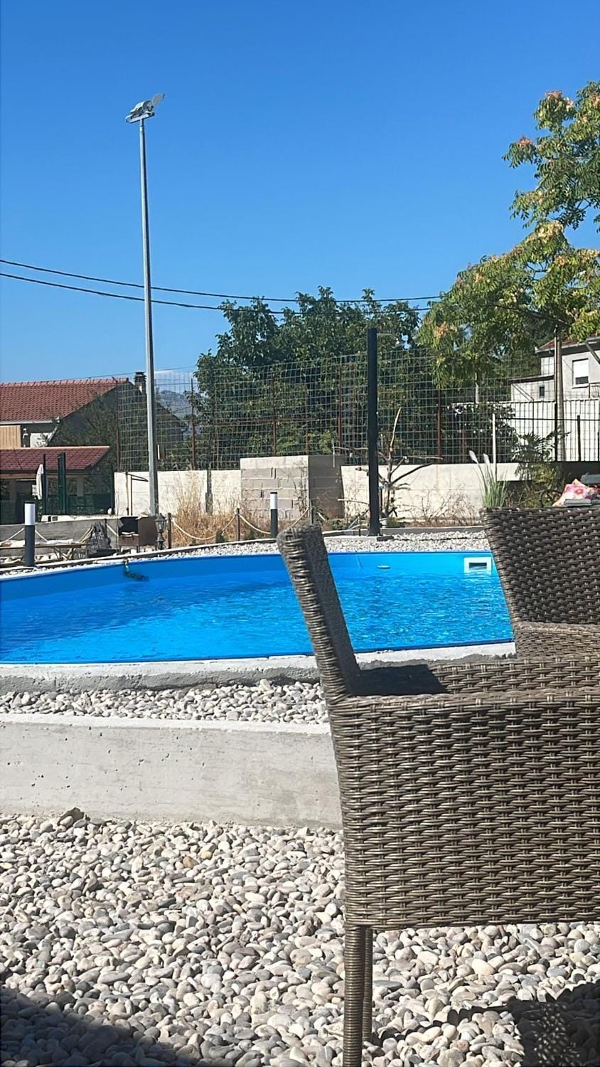 Garden, Swimming pool