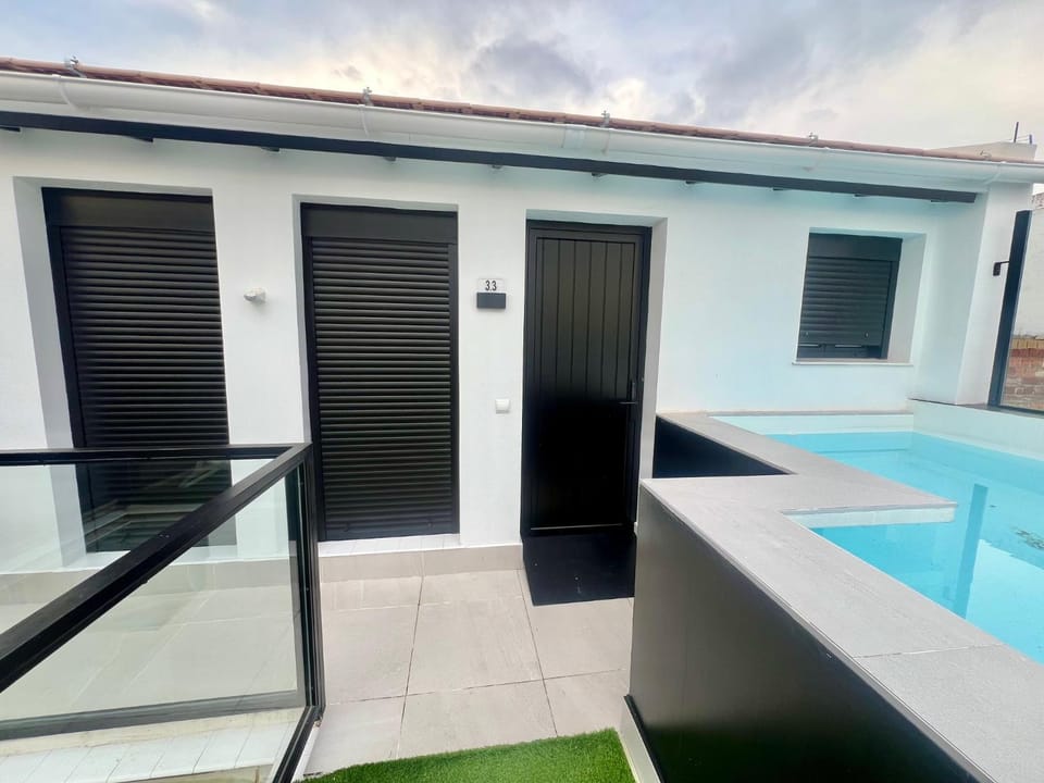 Patio, Pool view, Swimming pool