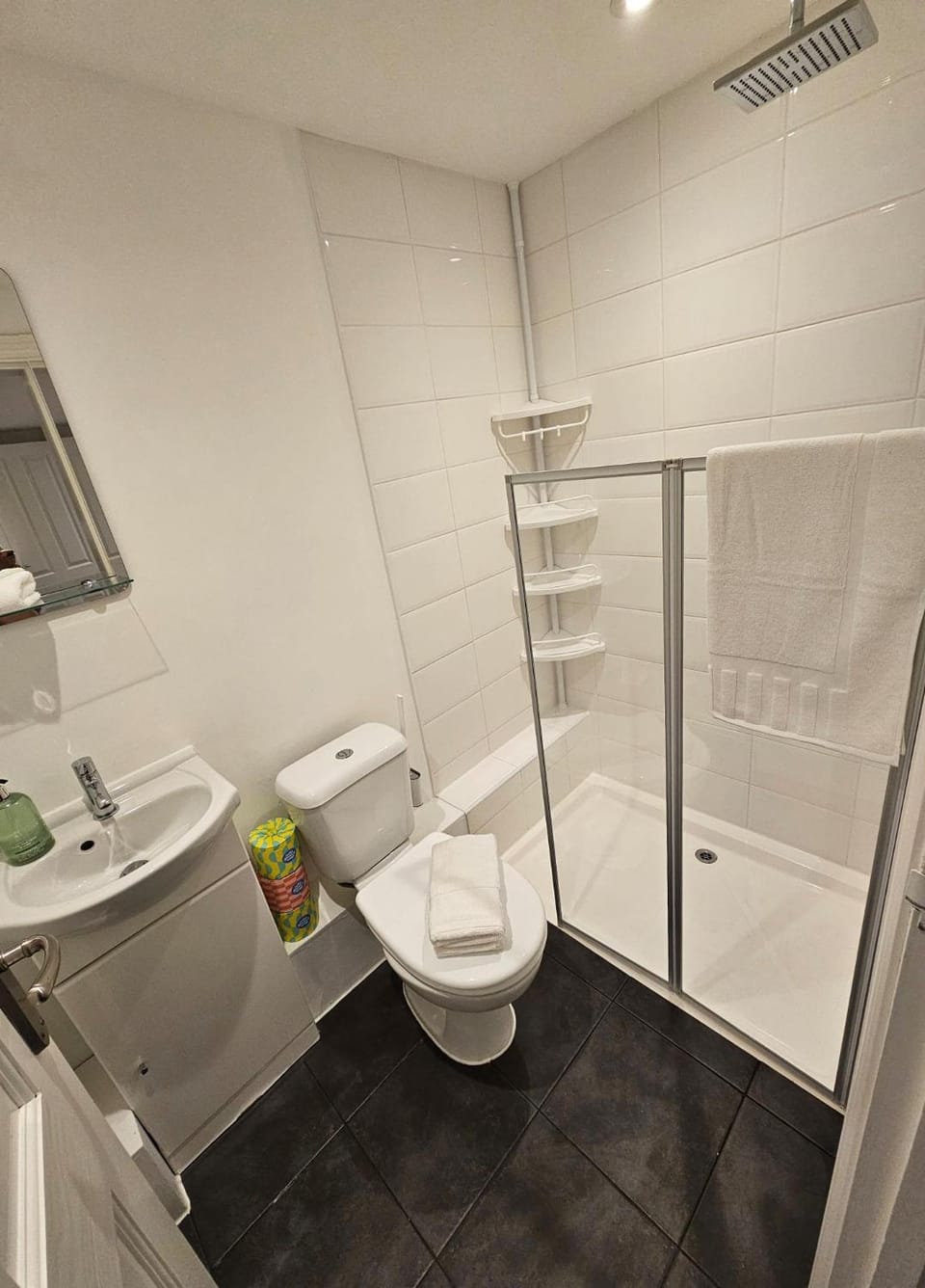 One bed Mews House Apartment in Pinner