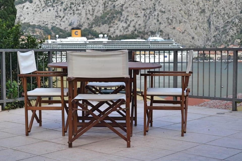 Zlatna Guest House Villa in Muo