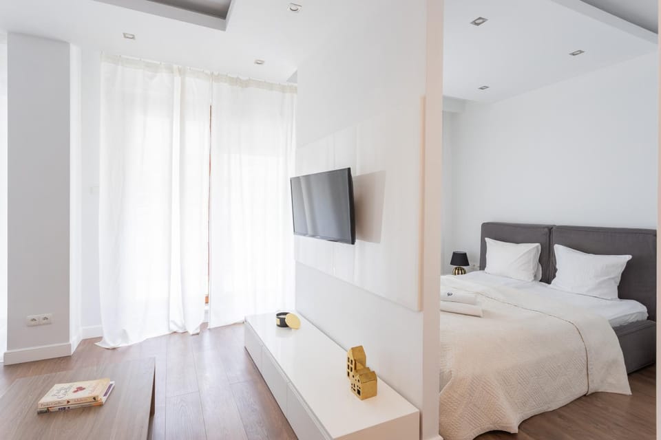 Communal lounge/ TV room, Bed, TV and multimedia, Photo of the whole room, Evening entertainment, Bedroom, towels