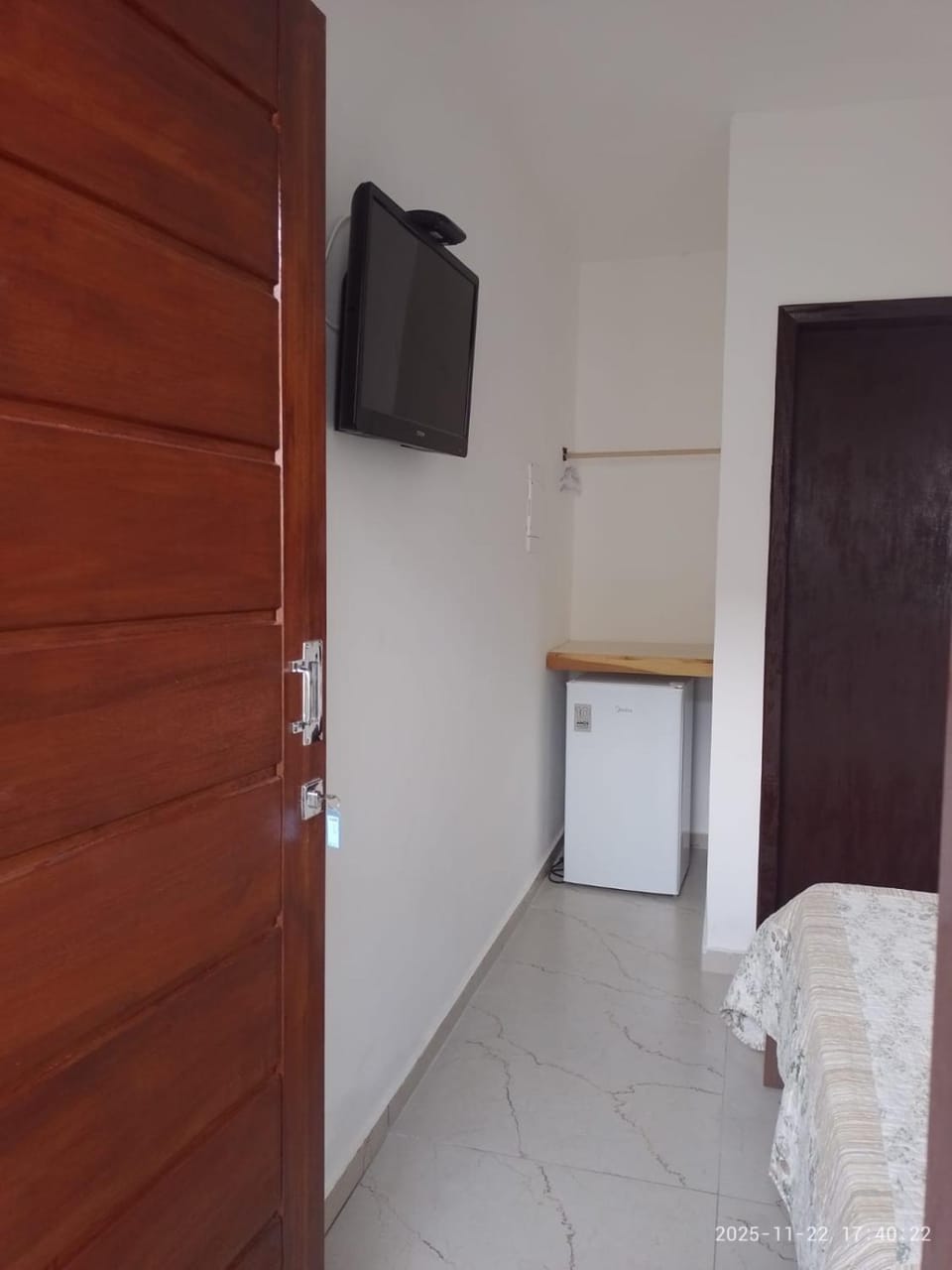 Bed, TV and multimedia, Bedroom, wardrobe