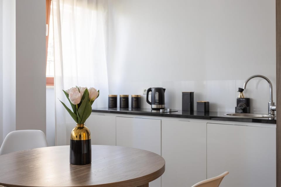 Coffee/tea facilities, Kitchen or kitchenette, Dining area