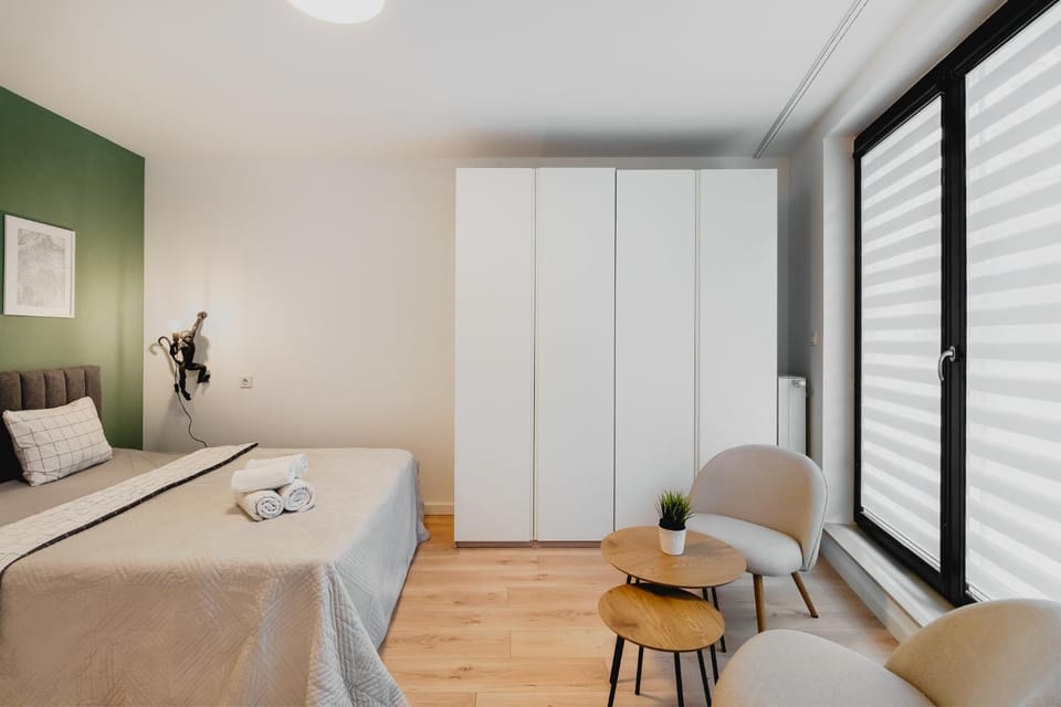 Bed, Living room, Photo of the whole room, Seating area, Bedroom, hair dresser, wardrobe