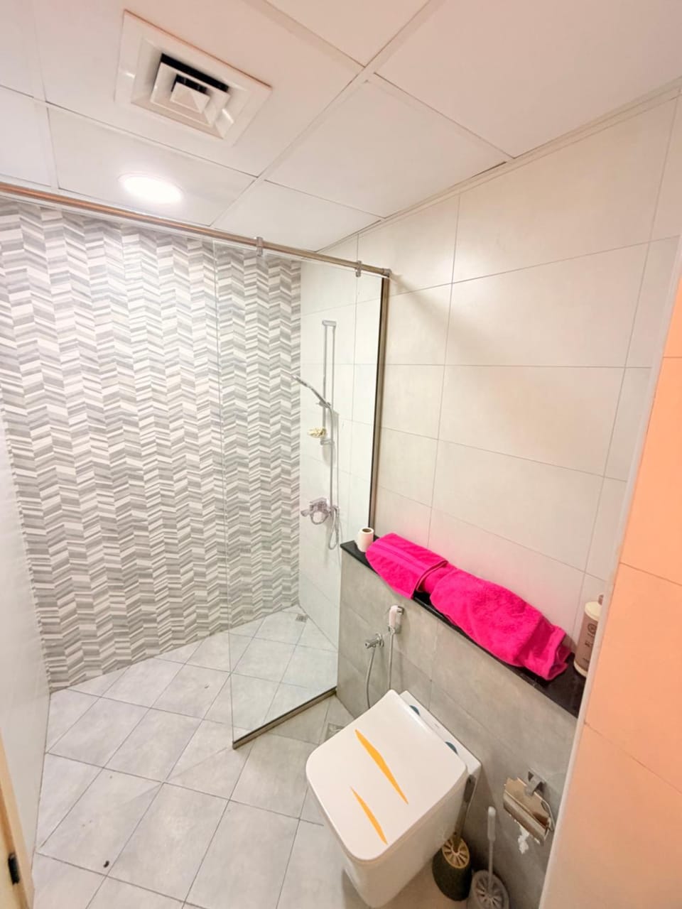 Magra CHILL SPOT HOSTEL Bed and Breakfast in Dubai