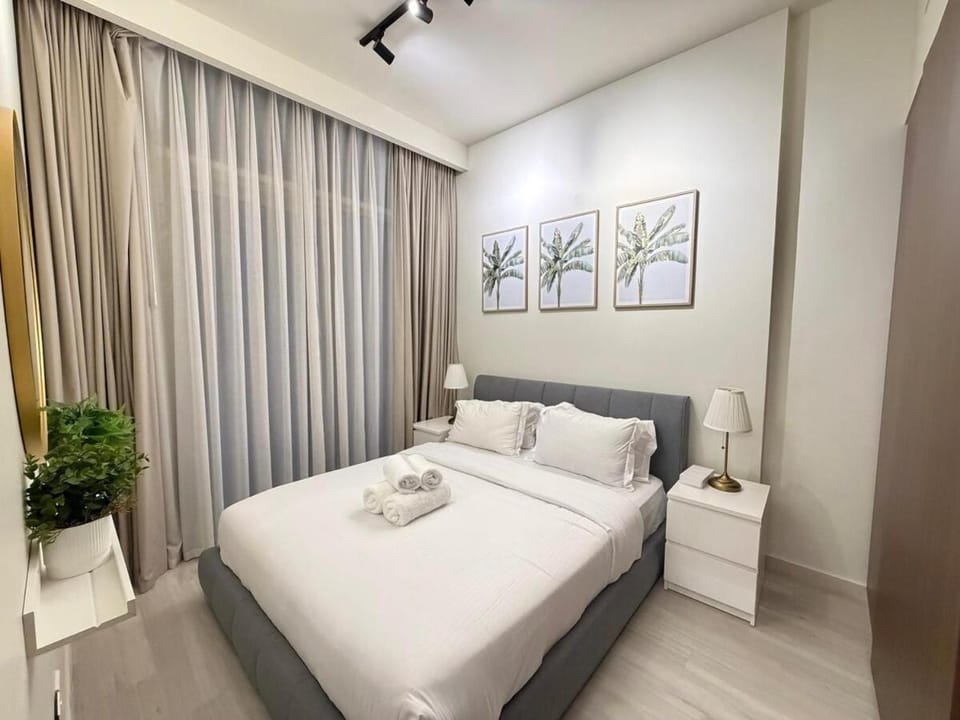Luxury 2BR Downtown Apartment - Canal & City Views Apartment in Dubai