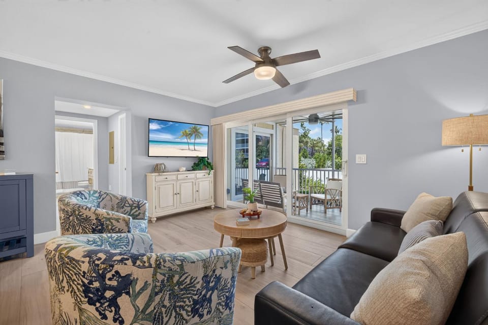 Villa Sanibel 1B - Stunning Sanibel Island Getaway Footsteps to Beach House in Sanibel Island